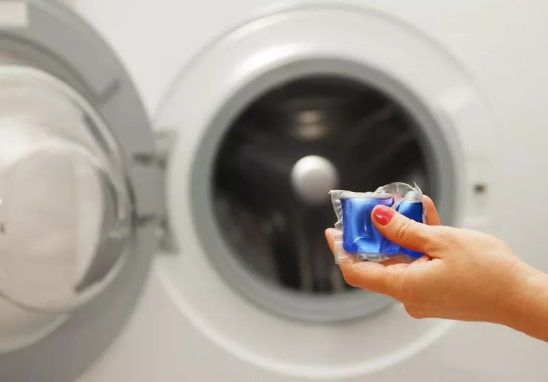 Dove mettere le cialde per il bucato nella lavatrice?