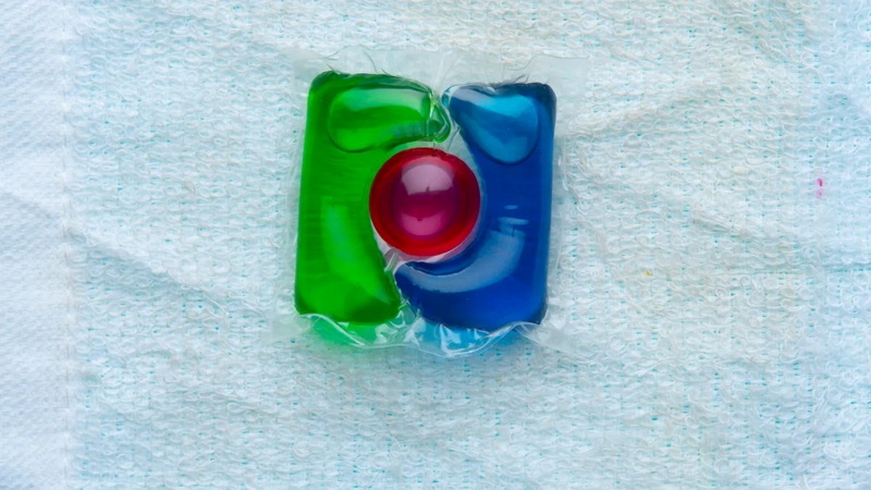 Kun je vaatwasserpods in de wasmachine gebruiken?