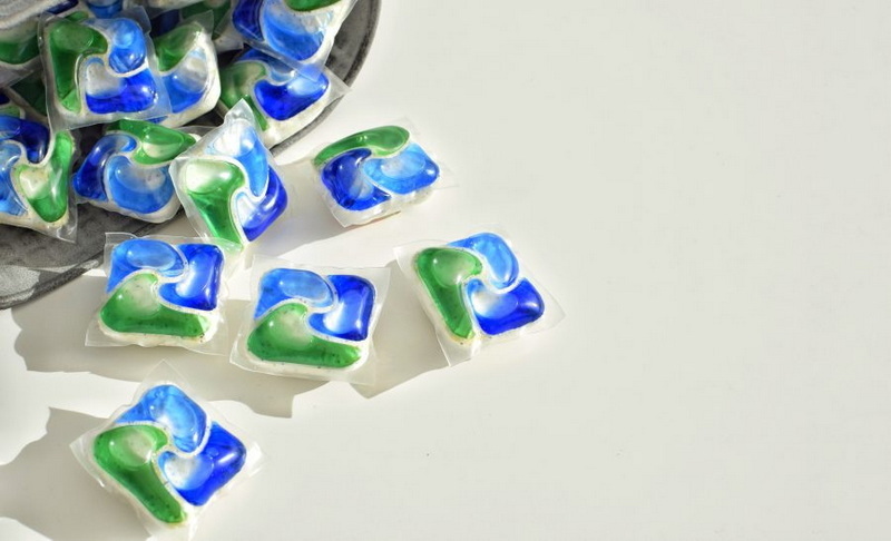 Cosa c'&egrave; nelle capsule per lavastoviglie?