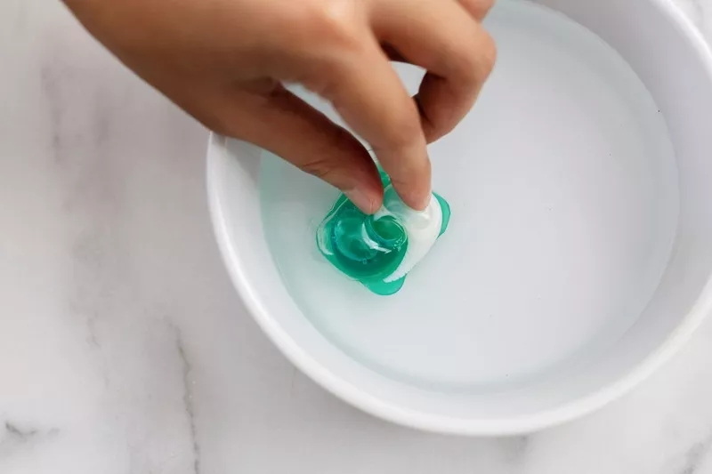Posso mettere una capsula Tide in lavastoviglie?